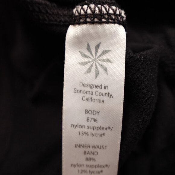 Athleta Black Crop Leggings | Size M | 20” Inseam | Zip Pocket | Mesh Panels - Picture 11 of 12